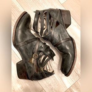 Freebird by Steven Stair Strappy Distressed Leather Ankle boots Size 9 Medium.